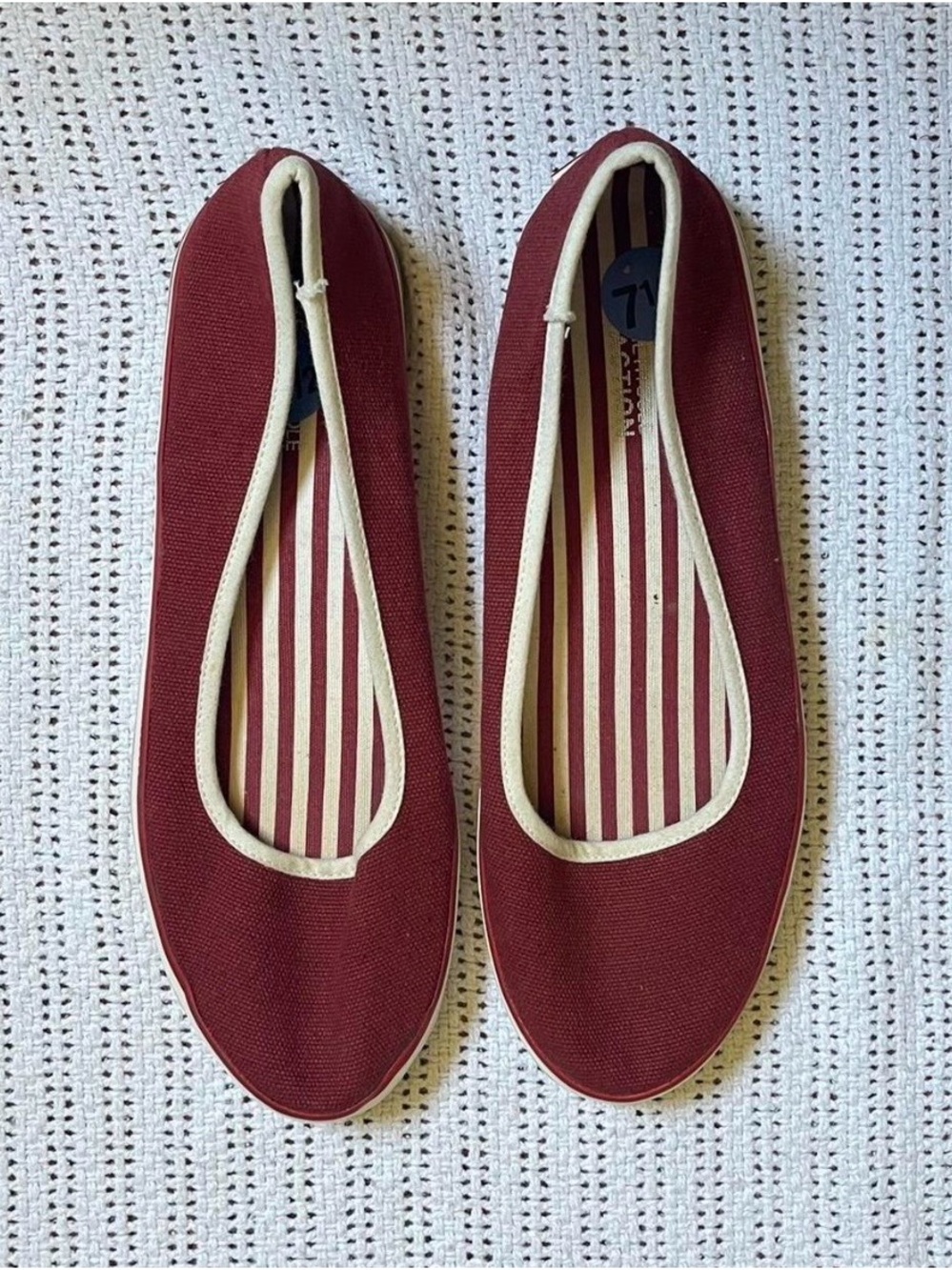 Kenneth Cole Reaction Burgundy Canvas Ballet Flats with Cream Trim